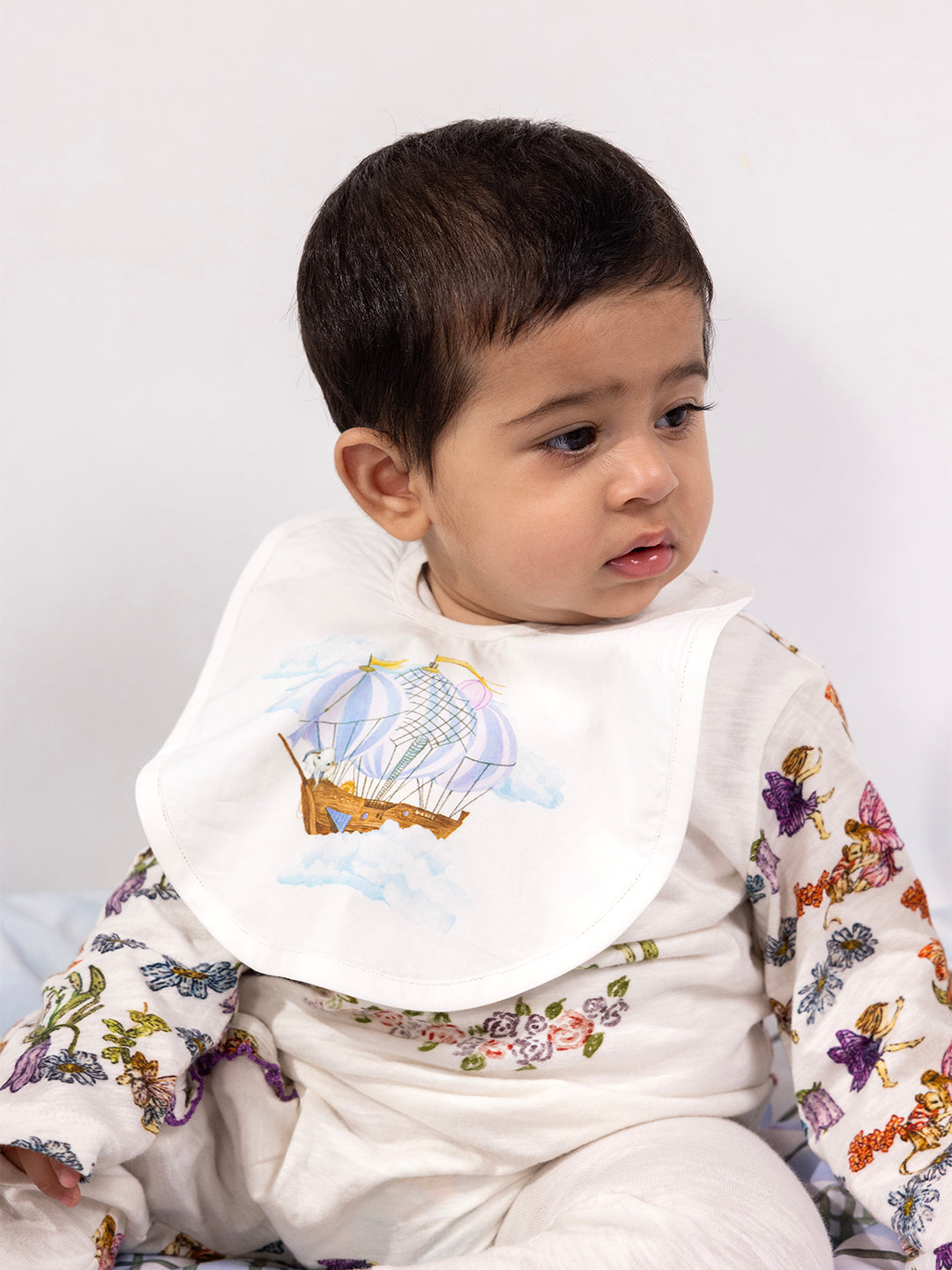 Ele's Expedition Bib for the mealtimes for your baby