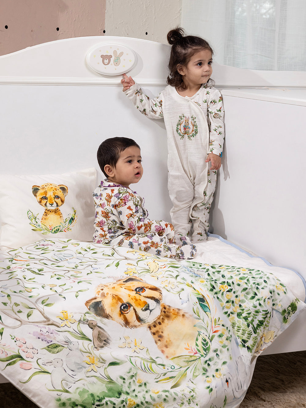 Little Leo - Feels like a cloud, ensuring ultimate coziness. It moderates temperature for year-round comfort, helping your baby sleep well so you can enjoy uninterrupted rest. Feels like a cloud, ensuring ultimate coziness