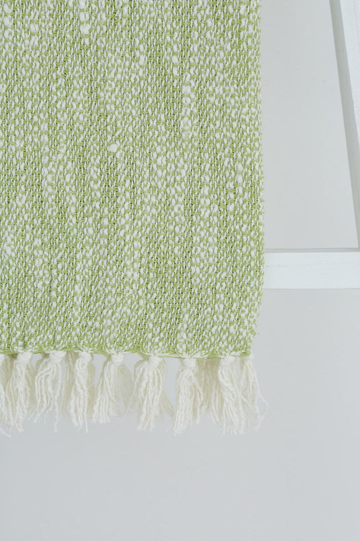 FEEDING Cotton Throws - green