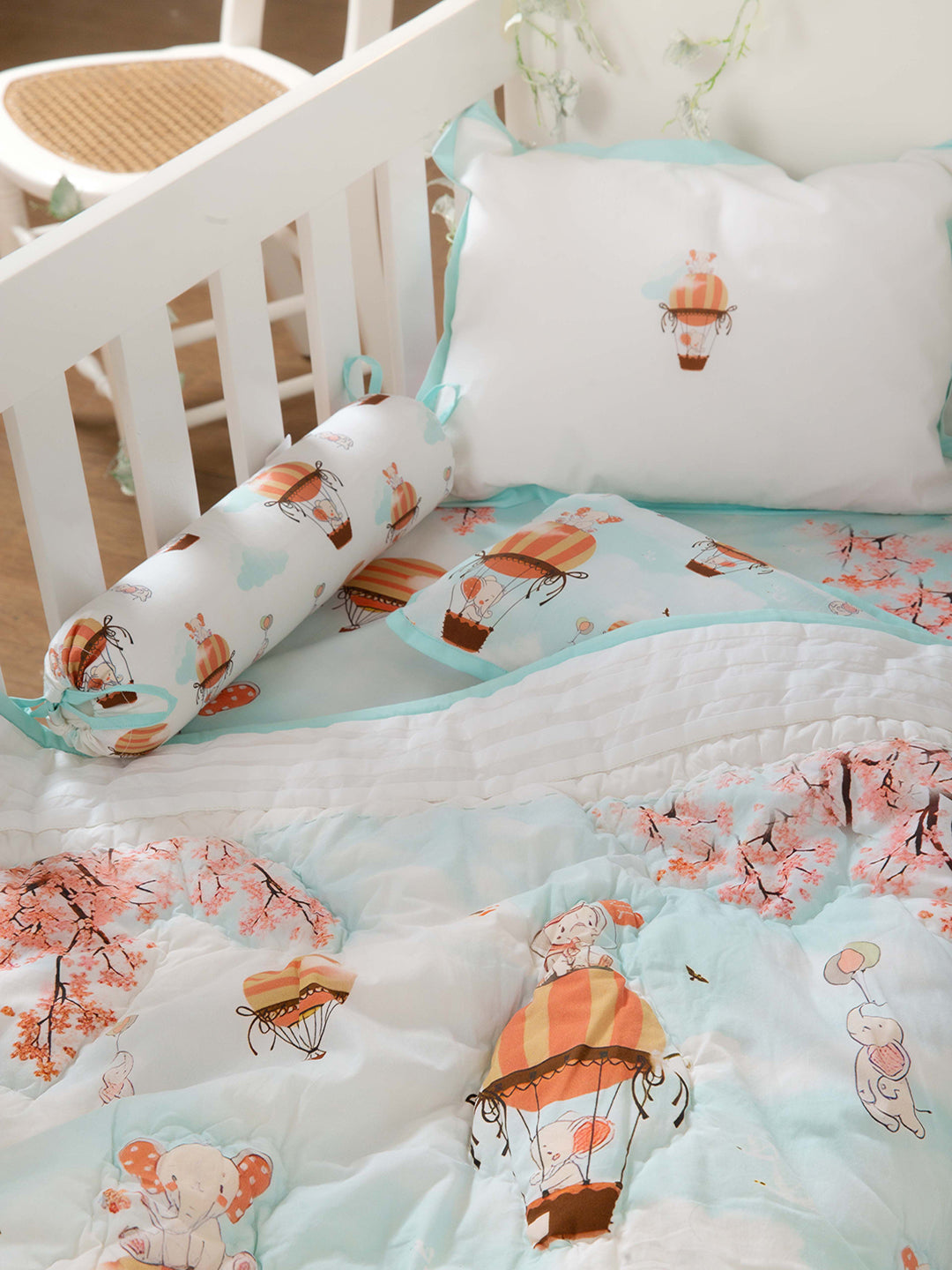 Quilt & BEDDING SET - PACK OF 4 (ELE ON THE BALLOON)