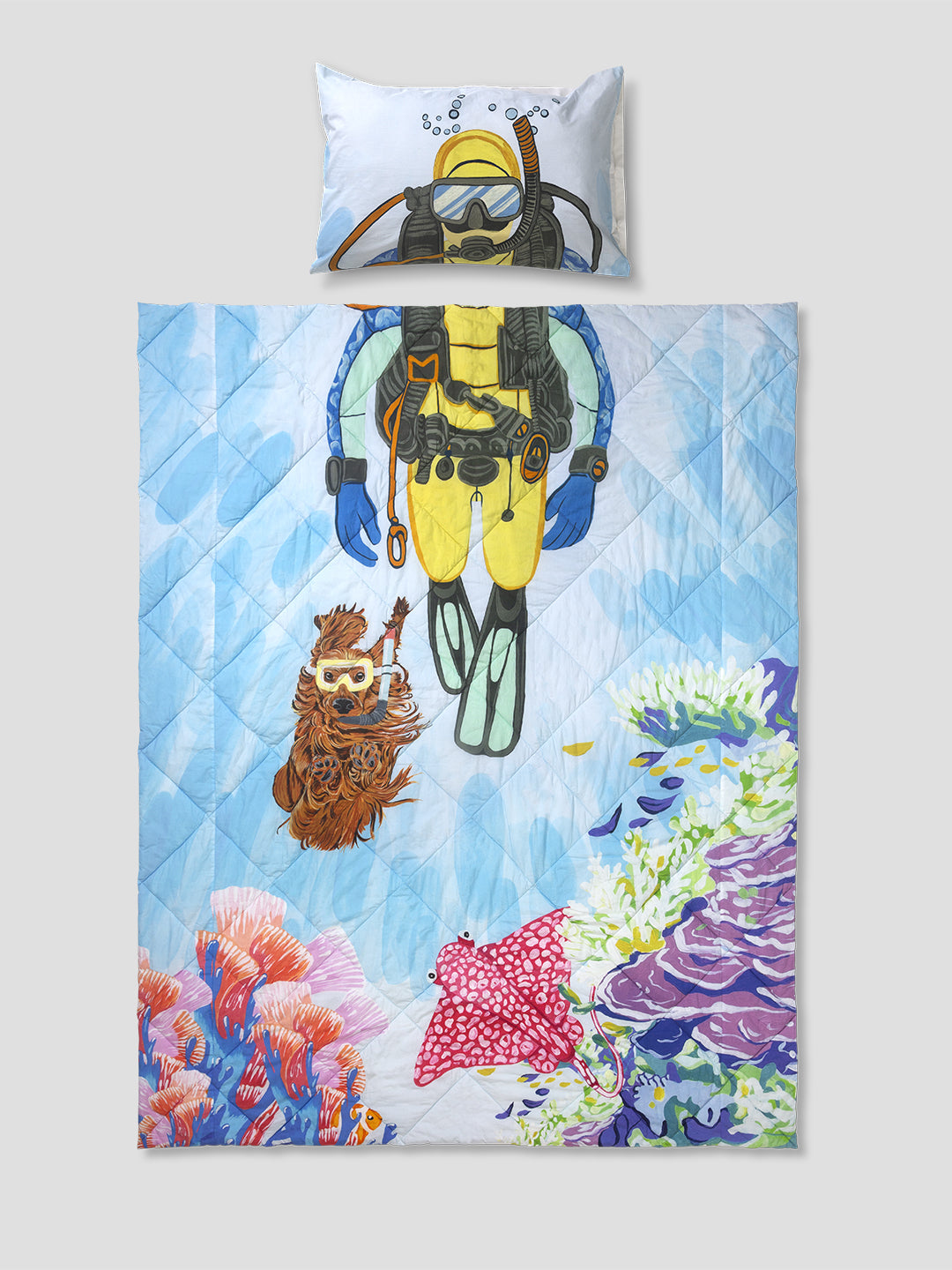Kids Queen Size Comforter (3+ Years) – Football Player & Scuba Diver Reversible Bedding