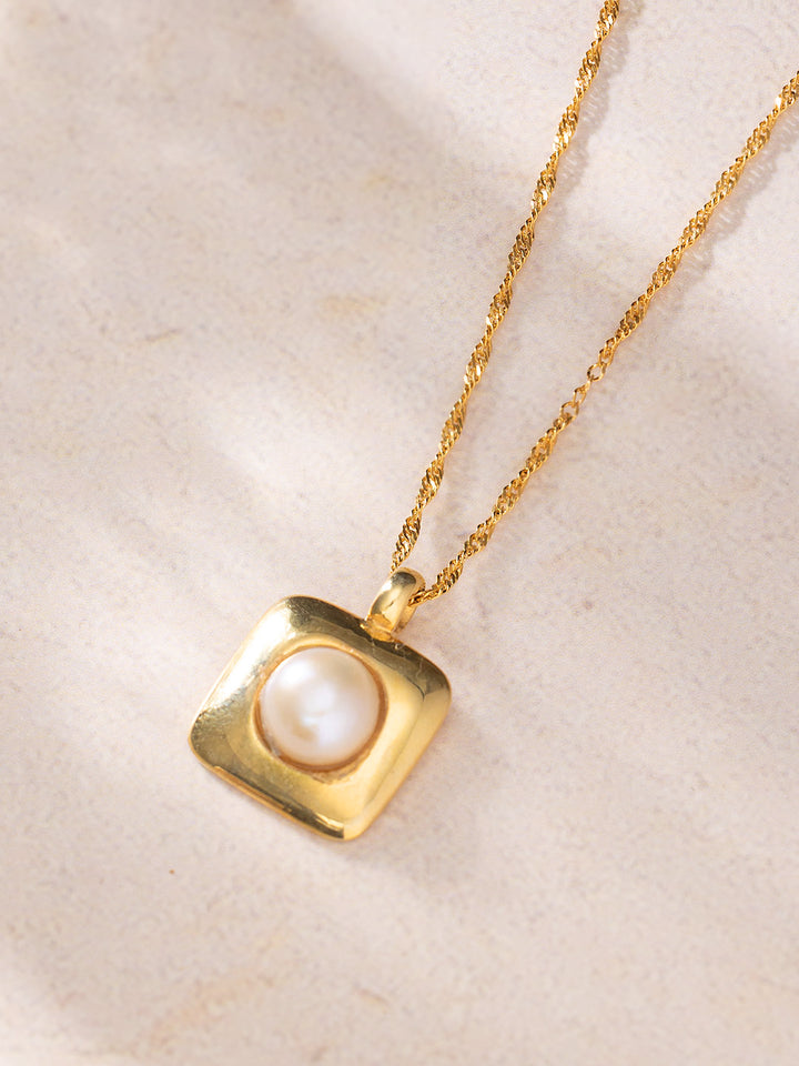 Minimal Freshwater Pearl Pendant Necklace - for Mom