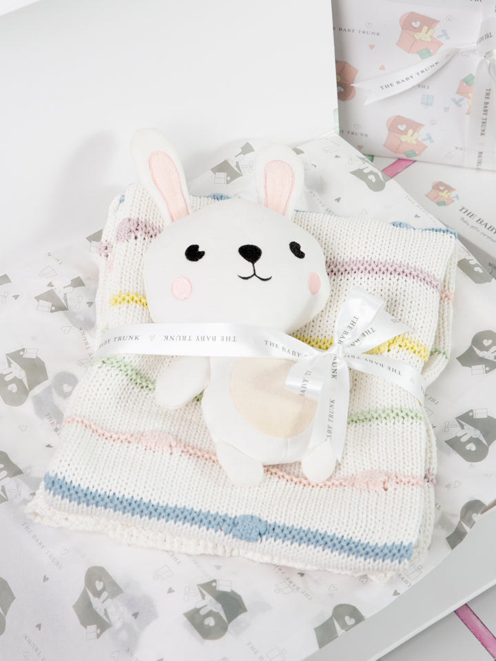 Snuggle Blanket Set- Bunny Indulge in warmth with our organic Knitted Blanket paired with a snuggly toy.