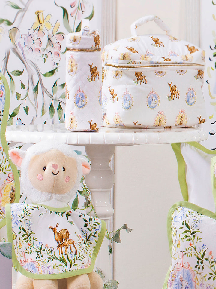 the dynamic requirements of modern-day parents, the stylish and practical set of vanity case, bottle cover and a baby bib is a true reflection of fashion and function, making it an indispensable possession for all loving parents!