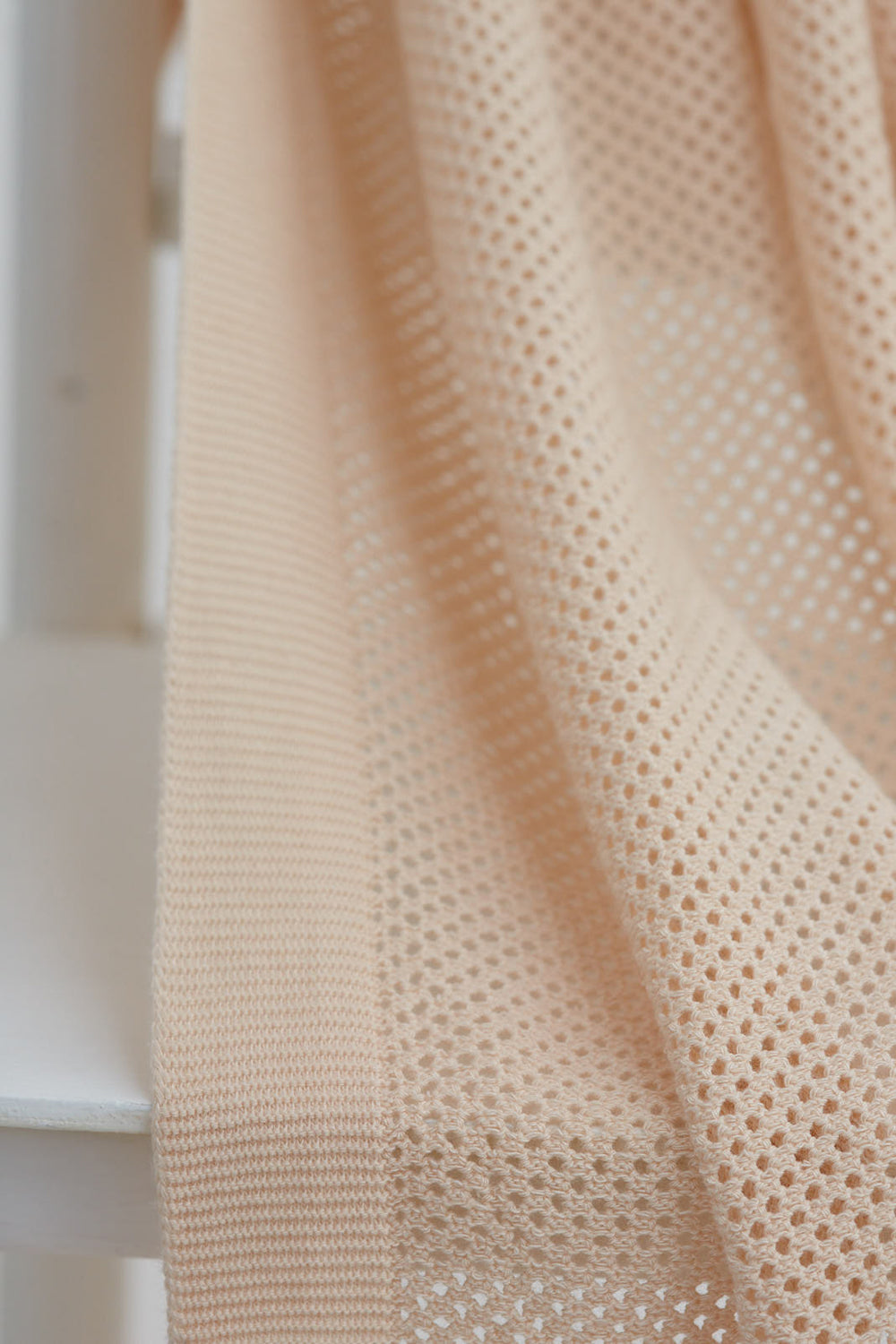 Dotted Knitted Blanket - Pink