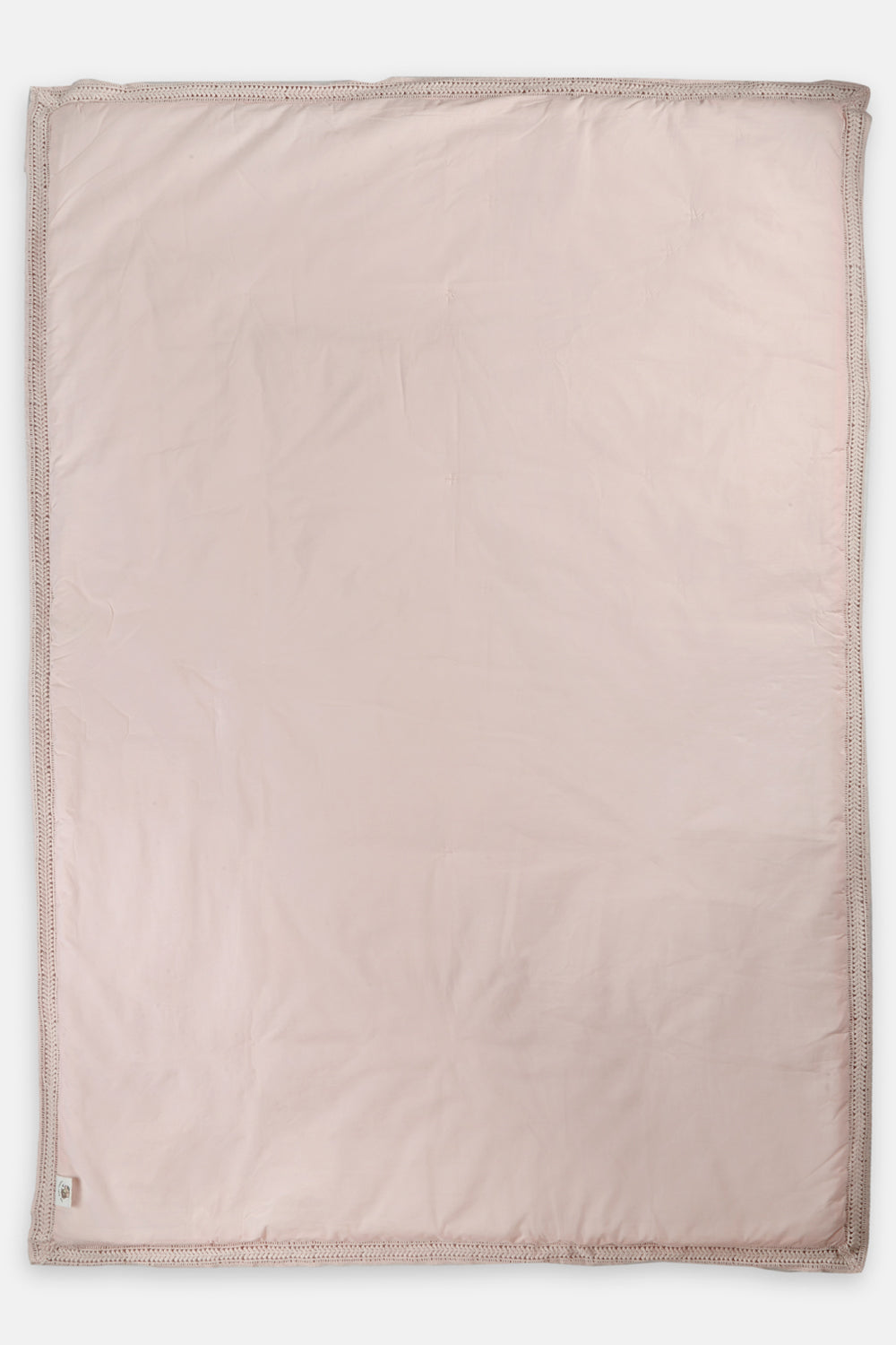 The lace quilt is a great choice for keeping babies cozy and warm during nap times. Its soft and breathable cotton fabric ensures comfort and doesn't overheat. 