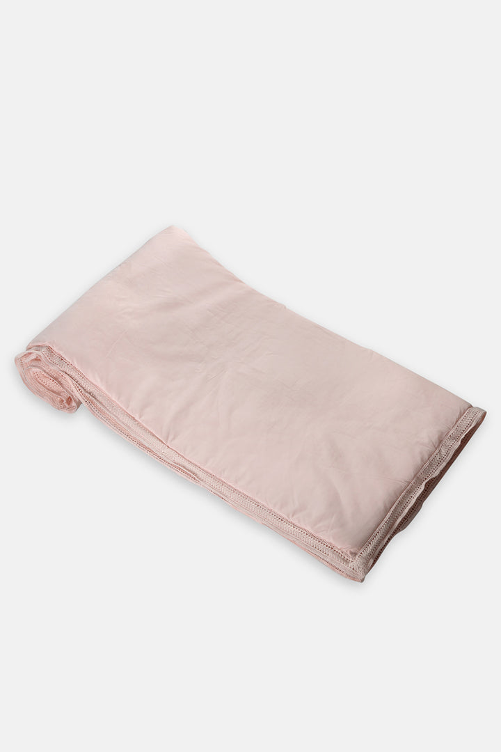 The lace quilt is a great choice for keeping babies cozy and warm during nap times. Its soft and breathable cotton fabric ensures comfort and doesn't overheat. 